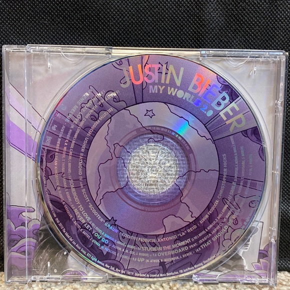 Justin Bieber- set of 2 CD’s -  “My World”- 2010 & “Under the Mistletoe” - used - Picture 4 of 7